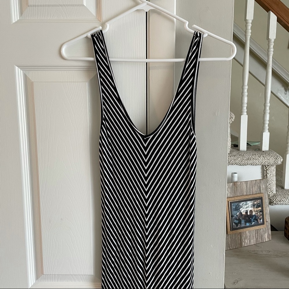 J.O & Co. Maxi Dress Size M